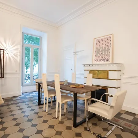Maison Questel Yourhosthelper نيم